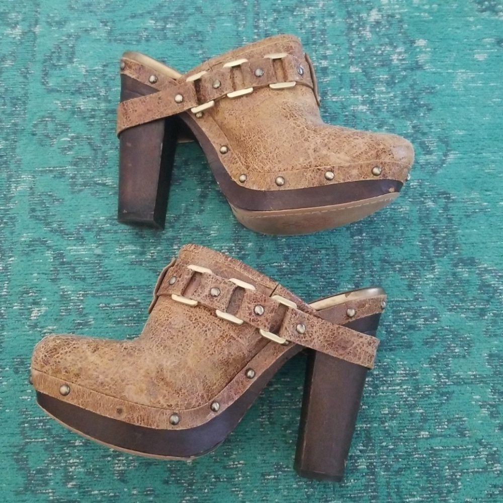 Vince Camuto Clogs